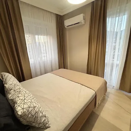 Appartement No 8 *